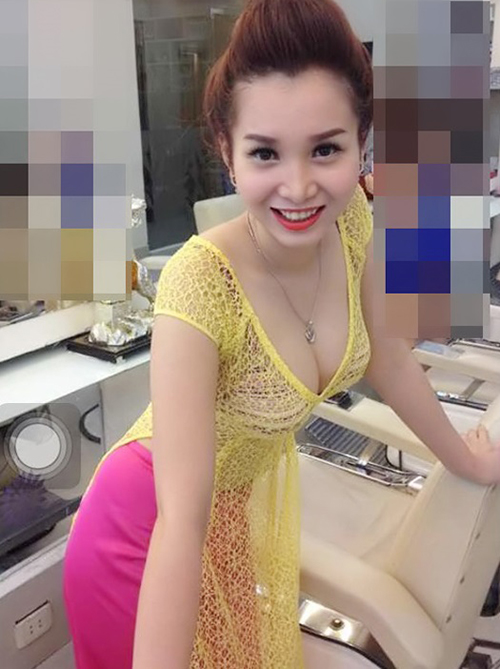 chup len nhung nu sinh lo noi y khi mac ao dai hinh anh 4