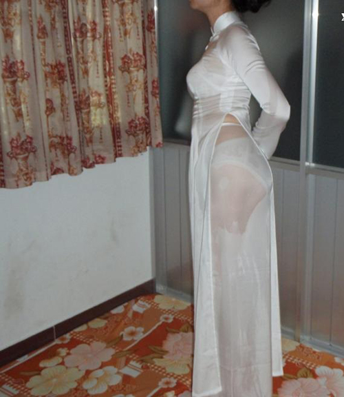 chup len nhung nu sinh lo noi y khi mac ao dai hinh anh 5