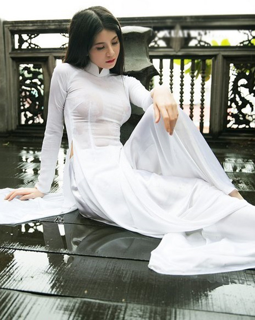 chup len nhung nu sinh lo noi y khi mac ao dai hinh anh 6